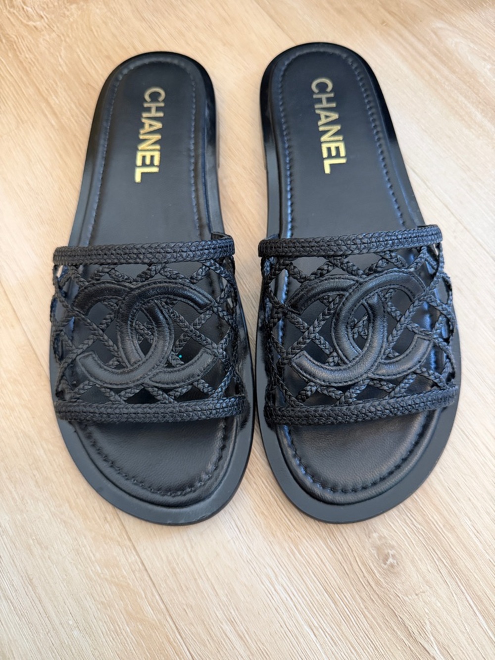 CHANEL Black Woven CC Logo Slide Sandals - Picture 5 of 8